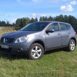 Previous Russian wheels!  Qashqai 2.0 Tekna Auto 2009

Sadly the CVT gearbox had problems so after just three years with us, the nice little Qashqai