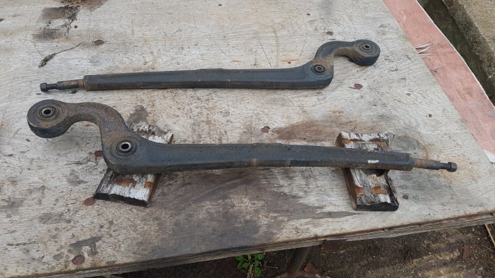 Front trailing arms old.jpg