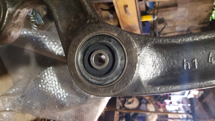 Front trailing arm bushes new.jpg