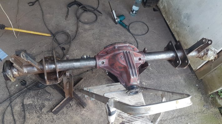 rear axle stripped of grime.jpg