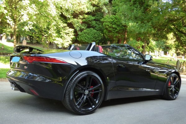 zoom_JAGUAR_F_TYPE_3.0_S_V6_CONVERTIBLE_31_LI.jpg