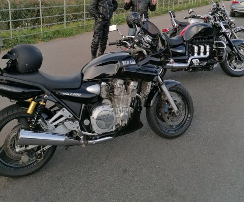 Yamaha XJR resized.jpg