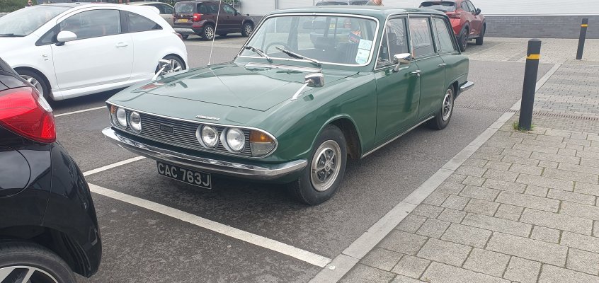 Triumph 2000.jpg