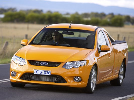 ford-falcon-xr6-fg-ute-03.jpg