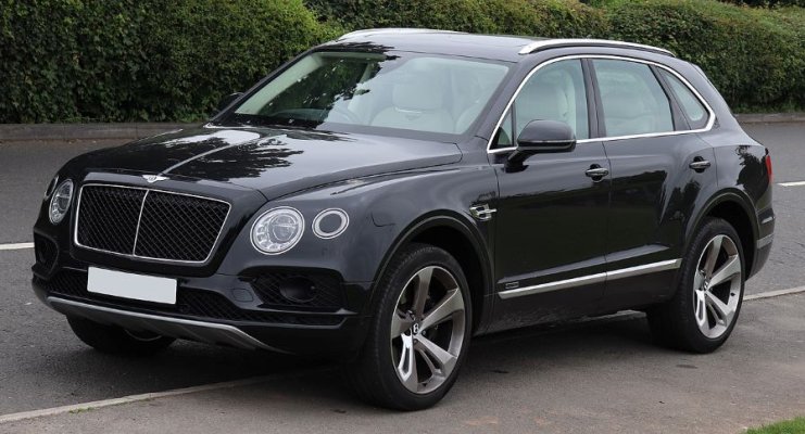 1280px-2017_Bentley_Bentayga_V8_Diesel_Automatic_4.0_Front.jpg