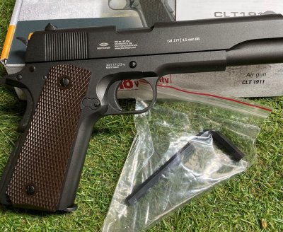 Gletcher CLT 1911 Co2 BB (3).jpg