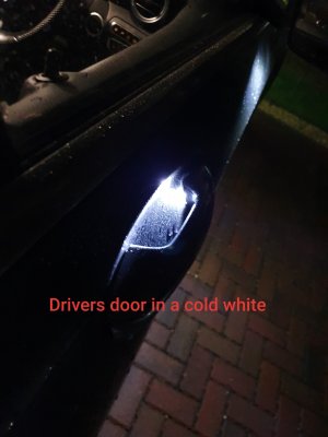 W205 door handle deals light