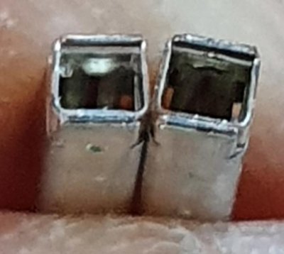 good_and_bad_connector.jpg