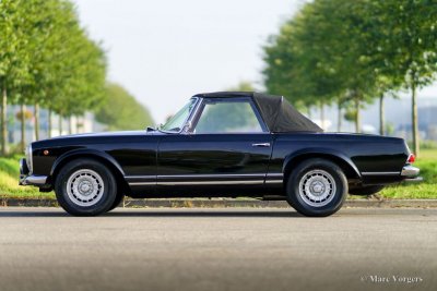 mercedes-230sl-02-d22eb8ae.jpg