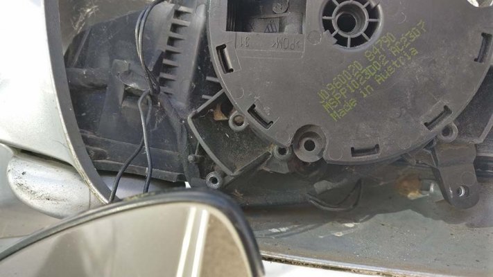 W211 wing mirror 4a.jpg