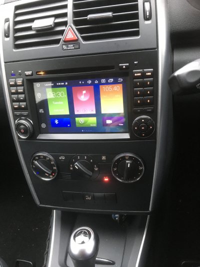 New audio head unit w169, Electronics and Audio