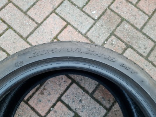 Pirelli P Zero_4.jpg