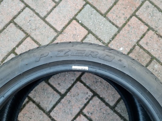 Pirelli P Zero_5.jpg