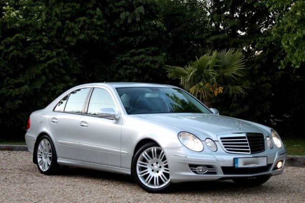 mercedes-e280-cdi-sport-465510375-2.jpg