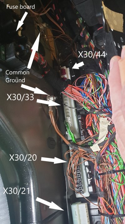 photo of Connectors in my car passenger side forum pic.jpg