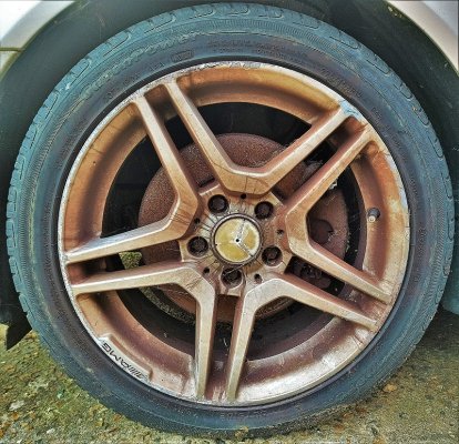 Front Nearside Wheel.jpg