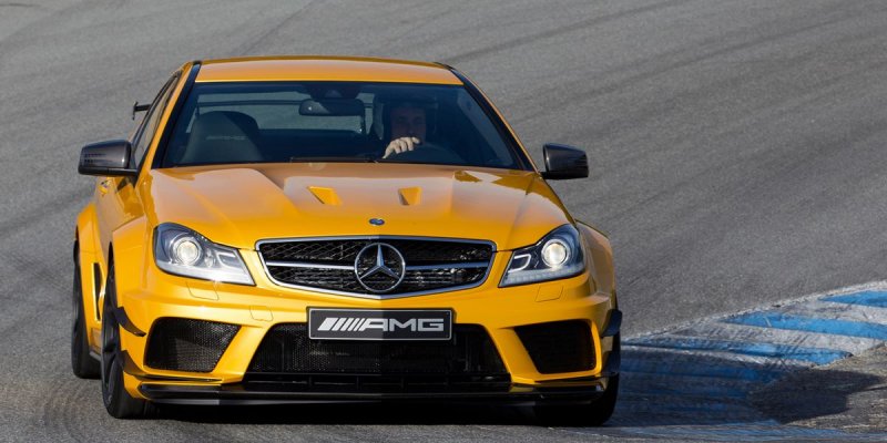 2012-mercedes-benz-c63-amg-coupe-black-series-photo-429266-s-original.jpg