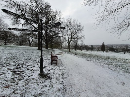 Gladstone Park.jpg