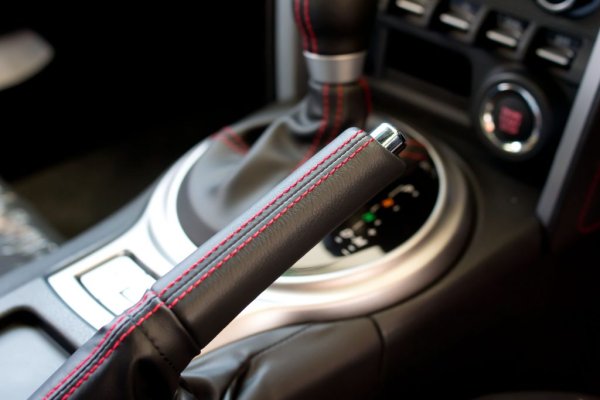 Toyota_86_GT_-_Hand_break_lever-1024x683.jpg