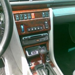 Screen and V8 Gear Knob