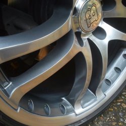 Custom painted Brabus wheels (colour is custom, similar to BMW M3 wheels). Wheels turn Grey, Black or Silver/Blue in different light.