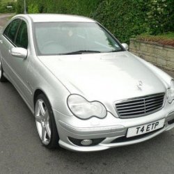 mercedes benz c class saloon c32 4dr auto 2056269545 640x480