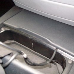 Tom Tom1 – power unit is tucked away and the sliding cover fully closed. Note the extra cable is an antenna which TomTom1 required to stay connected d