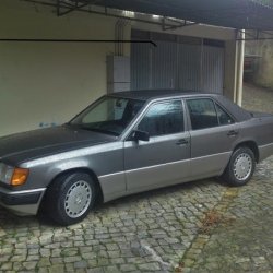 5 Spd manual 300e 1989, with reiserechner and rust free, rattle  box though. Bought in Portugal, good fun but hardly get into fifth!