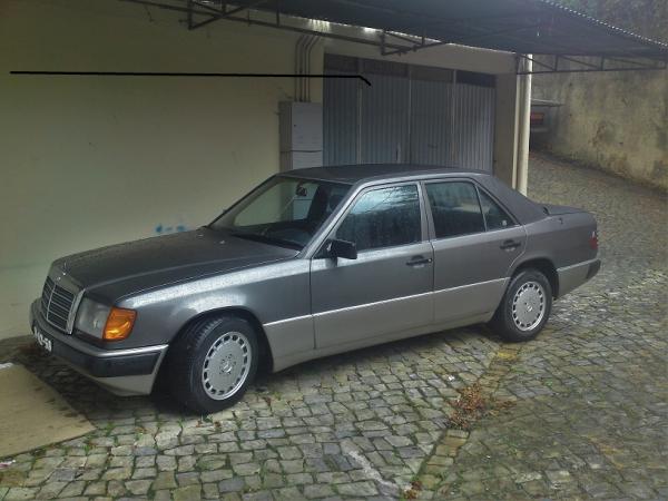 5 Spd manual 300e 1989, with reiserechner and rust free, rattle  box though. Bought in Portugal, good fun but hardly get into fifth!