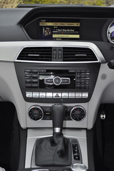 C350 centre dash