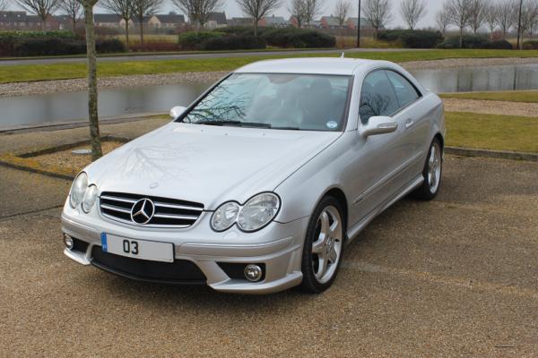 CLK63 AMG Front bumper with Carbon Wrap central cut out