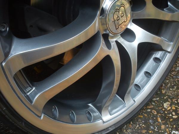 Custom painted Brabus wheels (colour is custom, similar to BMW M3 wheels). Wheels turn Grey, Black or Silver/Blue in different light.