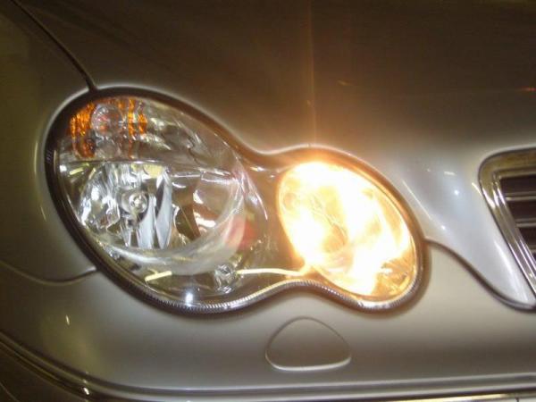 Facelift clear halogen headlights