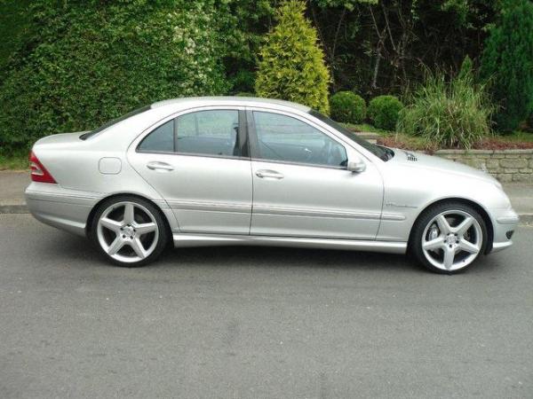 mercedes benz c class saloon c32 4dr auto 2056269548 640x480