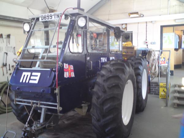 Mersea Island RNLI rib deploy and recover vehicle