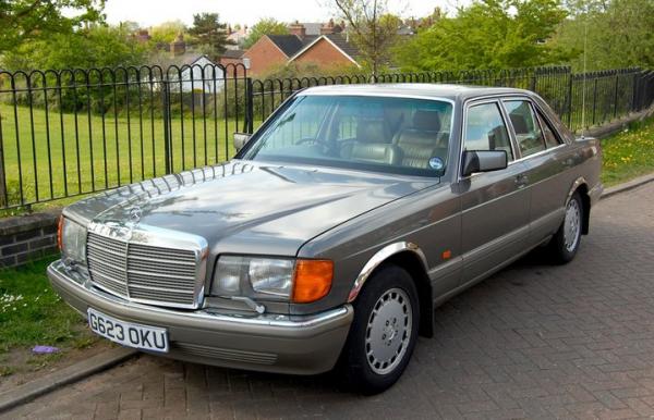 My 1989 300SE that I bought for 400 quid with a couple of weeks MOT left, It sailed through its new MOT and was a great car but unfortunately I needed