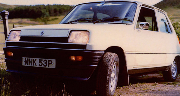 Renault 5TS - much modified but rusted before your very eyes.