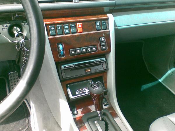 Screen and V8 Gear Knob