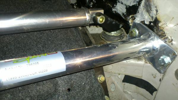 Secondary Wiechers strut bar for added stiffness.